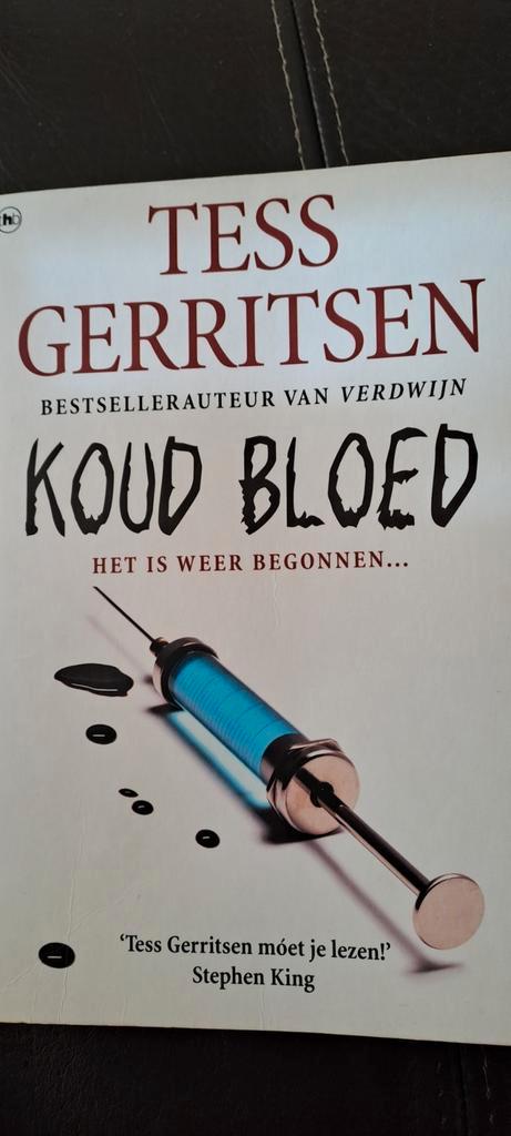 Tess Gerritsen - Koud bloed, Boeken, Thrillers, Zo goed als nieuw, Nederland, Ophalen of Verzenden