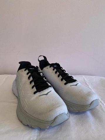 Nieuwe  Hoka one one MACH 3 42 2/3 beschikbaar voor biedingen