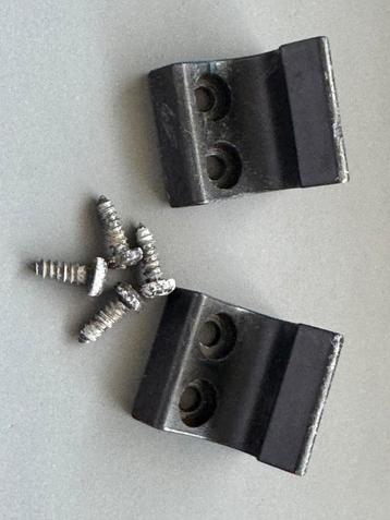 Volvo 240 Hondenrek klemmen voor achterbank origineel beschikbaar voor biedingen