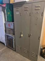 Stoere sleetse lockerkast 3 deurs Mewaf met vliegroest, Ophalen, Gebruikt