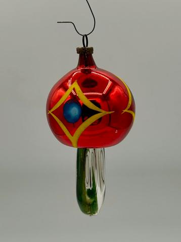 Oude kerstbal gestileerde paddenstoel beschikbaar voor biedingen