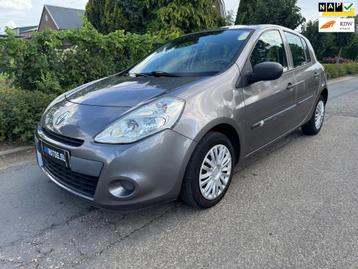 Renault Clio 1.2 Special AIRCO / NAVI / 5 DEURS /APK 8/2026 beschikbaar voor biedingen