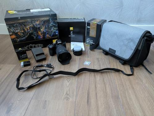 Nikon Z50 (~3500 clicks) + 16-50mm + 50-250mm + toebehoren, Audio, Tv en Foto, Fotocamera's Digitaal, Zo goed als nieuw, Compact
