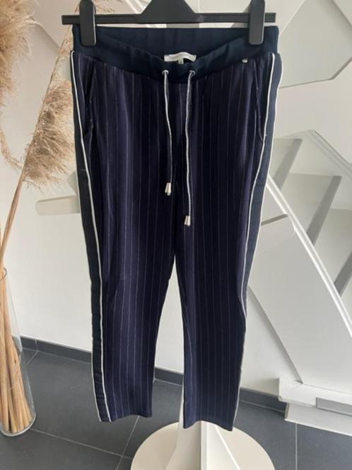 zalige blauwe broek met wit streepje Tramontana maat 36, Kleding | Dames, Broeken en Pantalons, Zo goed als nieuw, Maat 36 (S)
