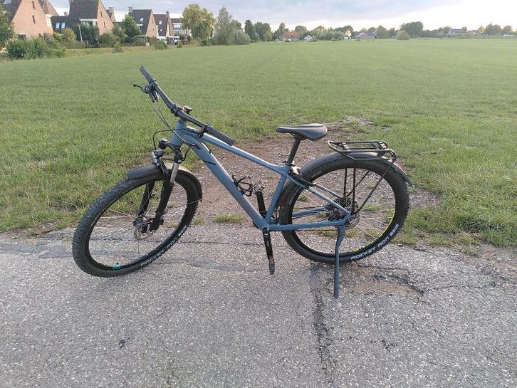 Cube Aim Race Allroad Wolfgrey/Black 2025 M, Fietsen en Brommers, Fietsen | Jongens, Gebruikt, 26 inch of meer, Handrem, Versnellingen