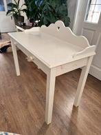 Schattig wit bureau met hartje, Ophalen, Gebruikt, 100 tot 150 cm, Tot twee personen