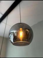 Moderne hanglamp met smoke glas - Wegens verhuizing, Huis en Inrichting, Lampen | Hanglampen, Ophalen, Zo goed als nieuw, Glas