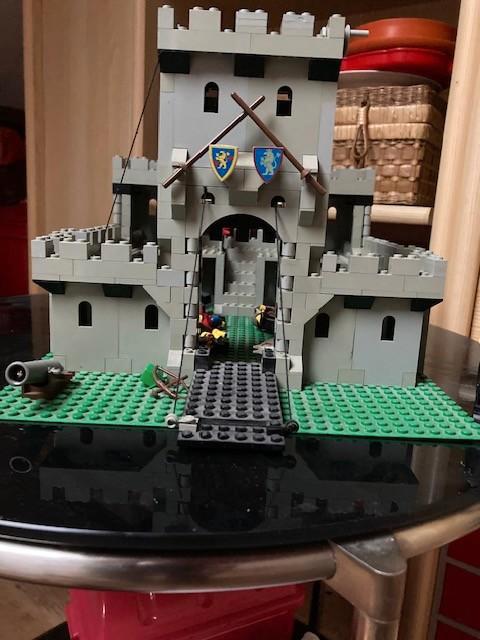 Legokasteel en ander Legomateriaal, Kinderen en Baby's, Speelgoed | Duplo en Lego, Zo goed als nieuw, Lego, Complete set, Ophalen