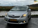 Toyota Verso 1.8 VVT-i Aspiration TREKHAAK AIRCO NWE APK CRU, Auto's, Toyota, Te koop, Zilver of Grijs, 14 km/l, Benzine