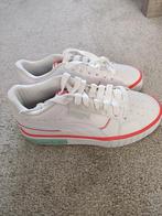 Nieuwe en mooie dames/meisjes Puma sneakers mt 37, Puma, Nieuw, Ophalen of Verzenden, Sneakers of Gympen