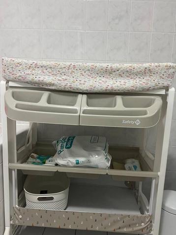 Diaper changing station beschikbaar voor biedingen