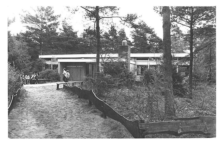975562 t Loo Oldebroek Gld 80 Utrechts Buitencentrum Gelopen, Verzamelen, Ansichtkaarten | Nederland, Gelopen, Gelderland, 1960 tot 1980