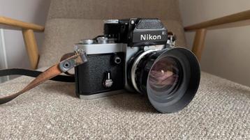 Nikon F2 met DP-1 en nikkor 28mm lens - Zeer Nette Staat beschikbaar voor biedingen