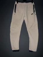 NIEUWE, ONGEDRAGEN Nike Tech Fleece Joggingbroek, Maat 38/40 (M), Beige, Nike, Nieuw