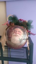 Grote donkerrode kerstbal met afbeelding van kerstman 24 cm, Diversen, Ophalen of Verzenden, Zo goed als nieuw