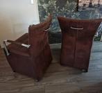 2 bruine leren stoelen op wieltjes, Antiek en Kunst, Antiek | Meubels | Stoelen en Banken, Ophalen