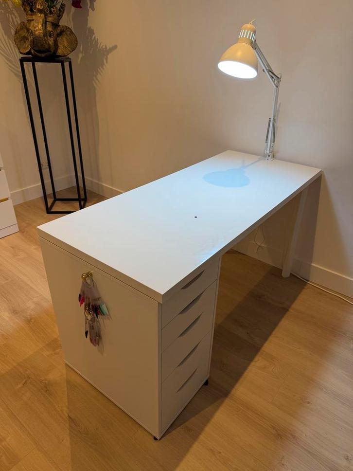 IKEA Nageltafel/Bureau met Ladekast + Lamp, Huis en Inrichting, Bureaus, Gebruikt, Bureau, Ophalen