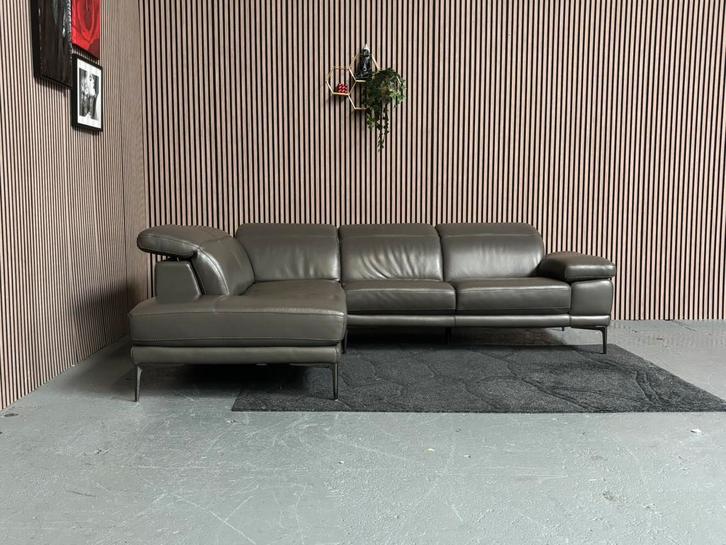 GRATIS LEVERING Montel Hoekbank Leer 270x210 GEREINIGD, Huis en Inrichting, Banken | Bankstellen, Zo goed als nieuw, Hoekbank