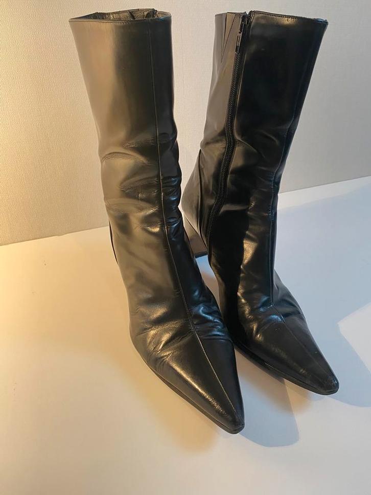Zwart lederen enkellaarsjes met hak maat 39, Kleding | Dames, Schoenen, Gedragen, Lage of Enkellaarzen, Zwart, Ophalen of Verzenden