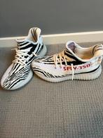 Yeezy 350, Ophalen of Verzenden, Zo goed als nieuw, Zwart