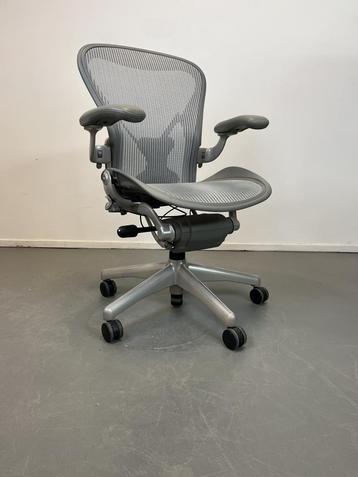 2 Herman Miller Aeron Classic Mineral grijs  C beschikbaar voor biedingen