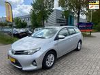 Toyota Auris Touring Sports 1.8 Hybrid - CAMERA - NIEUWE APK, Stof, Gebruikt, Zwart, Metallic lak