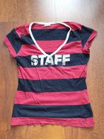 Leuk shirt zomer rood zwart met opdruk STAFF - Maat S, Kleding | Dames, T-shirts, Ophalen of Verzenden, Korte mouw, Maat 36 (S)