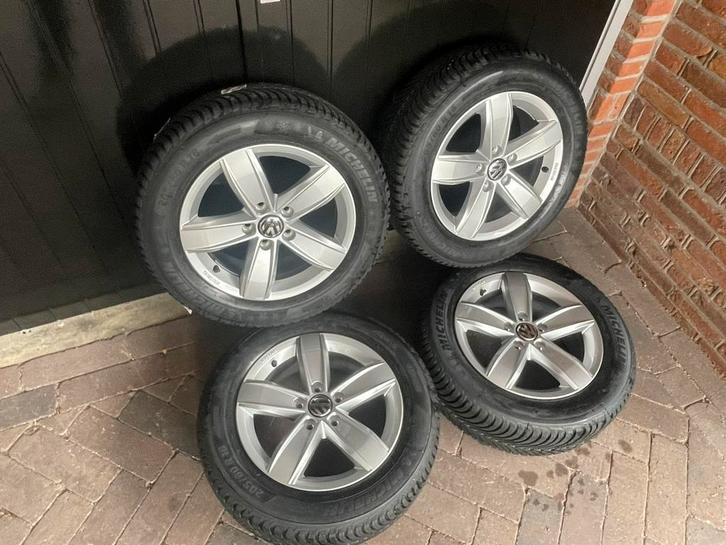 VW T-Roc Golf caddy Velgen met Nieuwe Winterbanden, Auto-onderdelen, Banden en Velgen, Banden en Velgen, Winterbanden, 16 inch