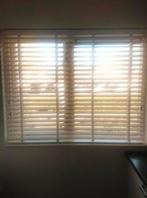 Witte houten jaloezie - gratis ophalen, Huis en Inrichting, Stoffering | Gordijnen en Lamellen, Ophalen, Gebruikt, 100 tot 150 cm