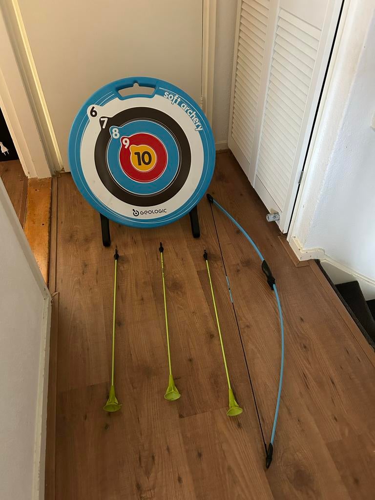 Pijlenboog set met schietbord - bijna nieuw!, Sport en Fitness, Handboogschieten, Ophalen, Zo goed als nieuw, Recurveboog