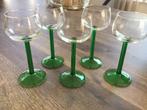 5 vintage liminarc wijnglazen met groene voet, Antiek en Kunst, Ophalen of Verzenden