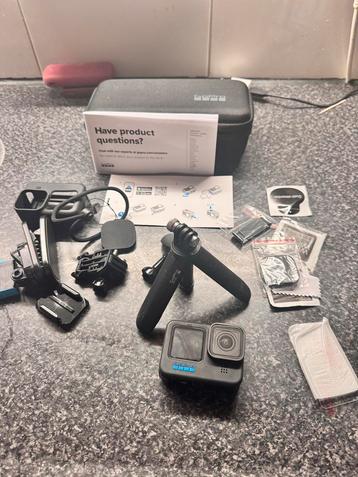 GoPro Hero 10 Black – Full Set with 2 Batteries, Accessories beschikbaar voor biedingen
