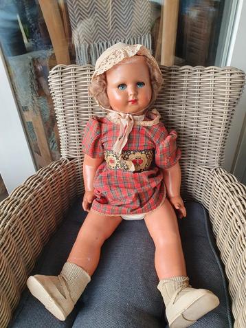 Vintage Pop met Rood Geruite Jurk beschikbaar voor biedingen