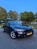 BMW 1-Serie 114I 75KW 5-DR 2013 Zwart, Auto's, 1-Serie, 65 €/maand, Achterwielaandrijving, 4 cilinders