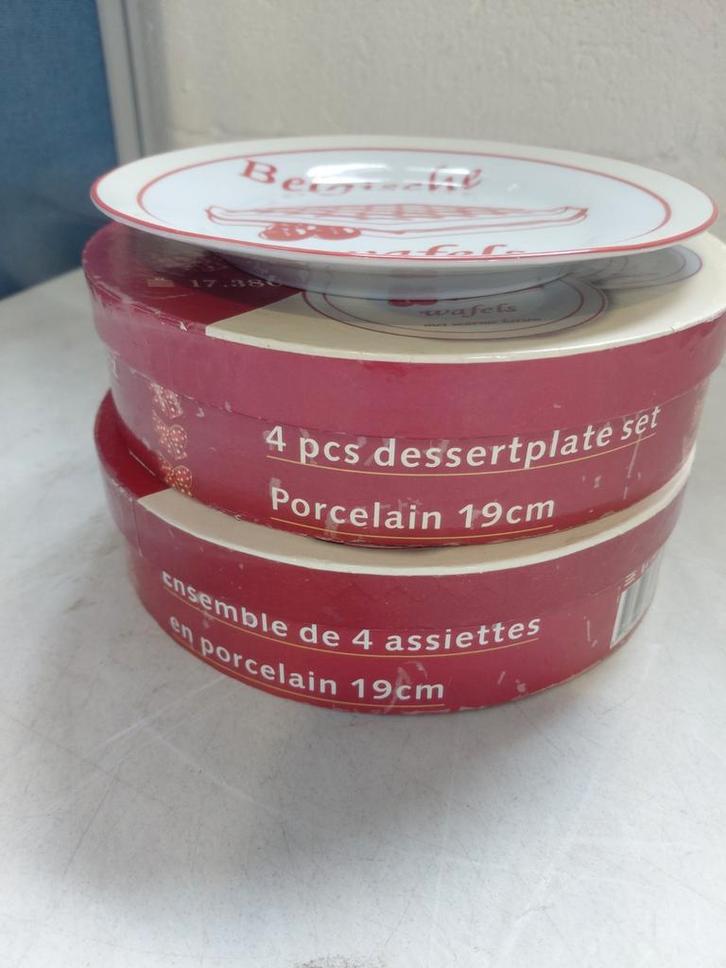 Gebakken Boorden - Belgische Wafels Dessertborden, Huis en Inrichting, Keuken | Servies, Gebruikt, Bord(en), Overige stijlen, Porselein