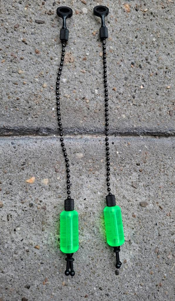 2x Trakker Clinga Dumpy Bobbins Groen in absolute nieuwstaat, Watersport en Boten, Hengelsport | Karpervissen, Zo goed als nieuw