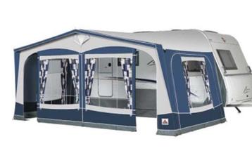 Voortent Garda 240 NU € 1299,- beschikbaar voor biedingen