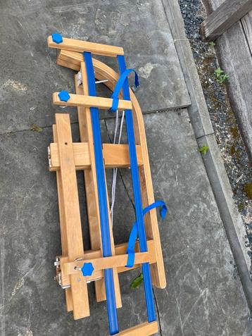 Slee te koop beschikbaar voor biedingen