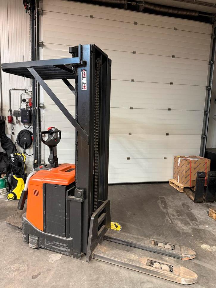 Stapelaar met veiligheidskooi, Zakelijke goederen, Machines en Bouw | Heftrucks en Intern transport, Stapelaar, Elektrisch, 1000 tot 2000 kg