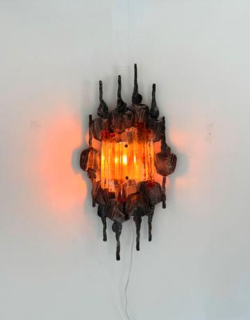 Brutalistische XL wandlamp, Tom Ahlstrom & Hans Ehrlich ‘60 beschikbaar voor biedingen