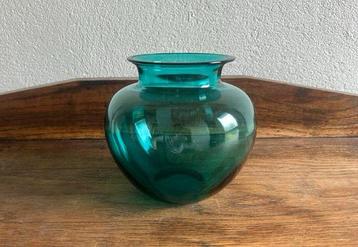 Zeegroen/turquoise bolvaasje beschikbaar voor biedingen