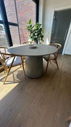 Moderne ronde betonnen eettafel, Huis en Inrichting, Tafels | Eettafels, Ophalen, Zo goed als nieuw, Rond, 100 tot 150 cm