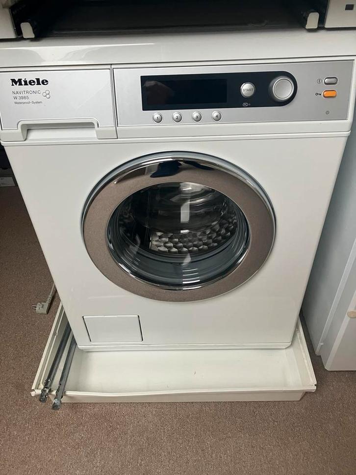 Miele W3985 WPS - Trommellager maakt geluid, Witgoed en Apparatuur, Wasmachines, Gebruikt, Voorlader, 6 tot 8 kg, 85 tot 90 cm
