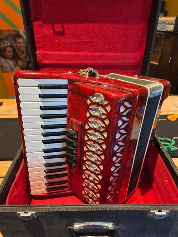 Accordeon  beschikbaar voor biedingen