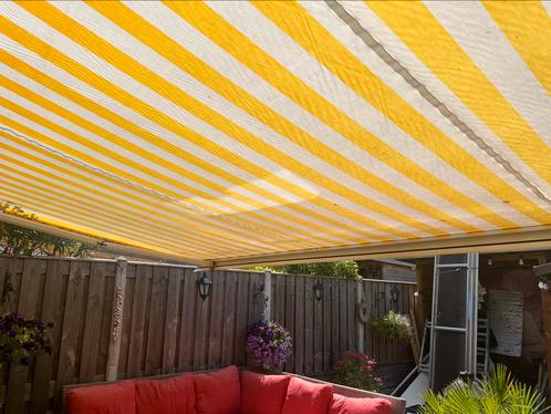 Electrisch zonnenscherm., Tuin en Terras, Zonneschermen, Gebruikt, Knikarmscherm, 150 tot 300 cm, 450 cm of meer, Elektrisch, Ophalen