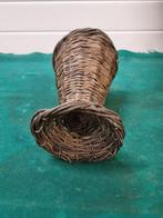 bloemen vaas riet donker, Huis en Inrichting, Woonaccessoires | Vazen, Ophalen of Verzenden, 'T Olde Gre-j, Info@toldegrej.nl