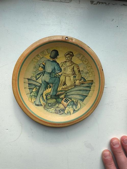 Nederland bevrijding mei 1945 bord, Antiek en Kunst, Antiek | Wandborden en Tegels, Ophalen