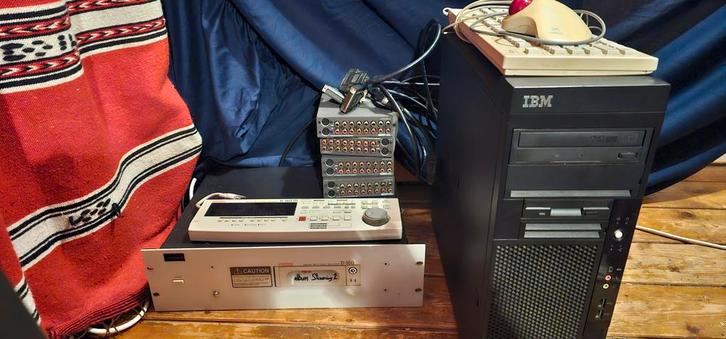 Pc windows 98 + 24 kanaals mixer+ 16 kanaals HD recorder, Computers en Software, Vintage Computers, Ophalen