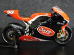 Minichamps 1:12 Ducati GP04 Hodgson 2004, Hobby en Vrije tijd, Minichamps, Onbekend, Ophalen of Verzenden, Zo goed als nieuw