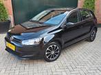 Volkswagen Polo 1.4 16V 85PK l Carplay l Parkeercam l  2011, Auto's, Volkswagen, Voorwielaandrijving, 970 kg, 4 cilinders, Zwart